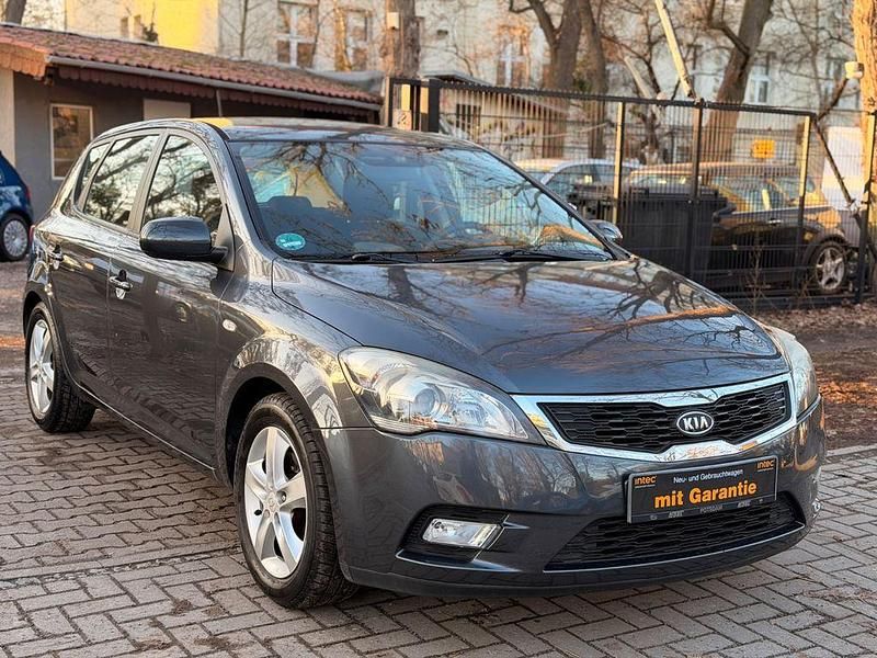 Gebraucht Kia Ceed 109 PS (80 kW) 2009 Grau Kleinwagen