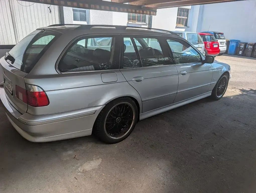Gebraucht BMW 525 Exclusive 163 PS (119 kW) 2003 Silber Kombi