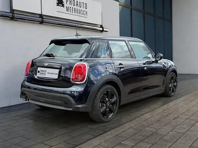 Używany Mini Cooper 136 KM (100 kW) 2024 Czarny Hatchback