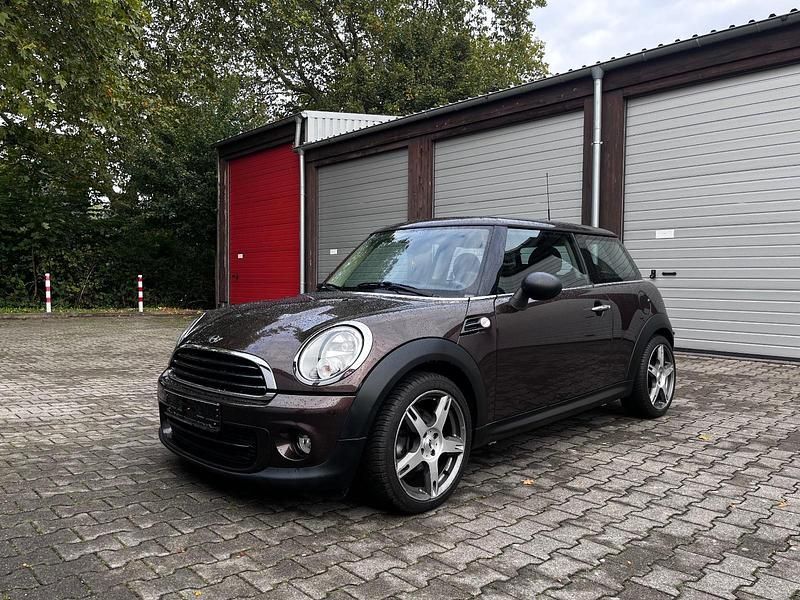 Braun Gebraucht 2011 Mini ONE Kleinwagen | 5.790 € (Etwas zu teuer) - Bild 1/4