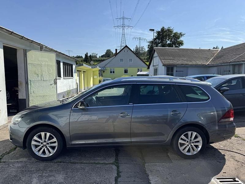 Gebraucht VW Golf VII Style 105 PS (77 kW) 2012 Platinum grey metallic Kombi