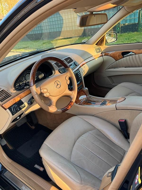 Gebraucht Mercedes E280 Avantgarde 231 PS (169 kW) 2007 Schwarz Limousine