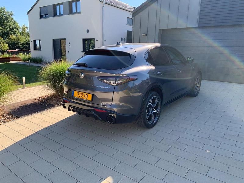 Gebraucht Alfa Romeo Stelvio Veloce 210 PS (154 kW) 2024 Grau SUV