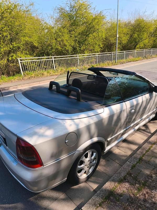 Gebraucht Opel Astra Cabriolet 103 PS (75 kW) 2005 Silber Cabrio