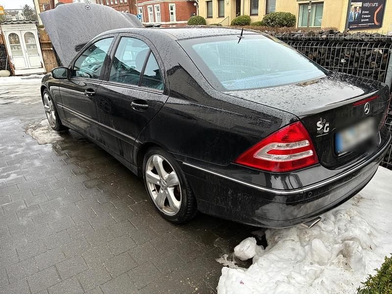 Gebraucht Mercedes C230 Avantgarde 204 PS (150 kW) 2006 Schwarz Limousine