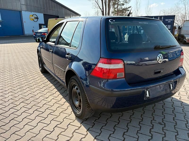 Gebraucht VW Golf IV 75 PS (55 kW) 2003 Blau Kleinwagen