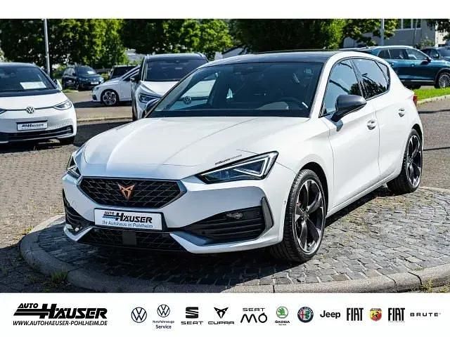 Weiss Gebraucht 2024 Cupra Leon Limousine | 31.695 € (Fairer Preis) - Bild 1/4