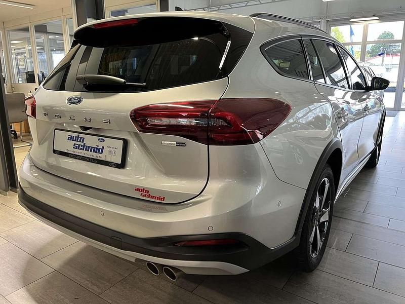 Używany Ford Focus Active X 155 KM (114 kW) 2023 Srebrny Kombi