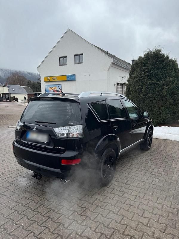 Gebraucht Mitsubishi Outlander 140 PS (102 kW) 2009 Schwarz SUV