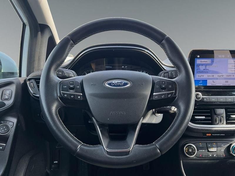 Gebraucht Ford Fiesta Trend 75 PS (55 kW) 2021 Weiß Kleinwagen