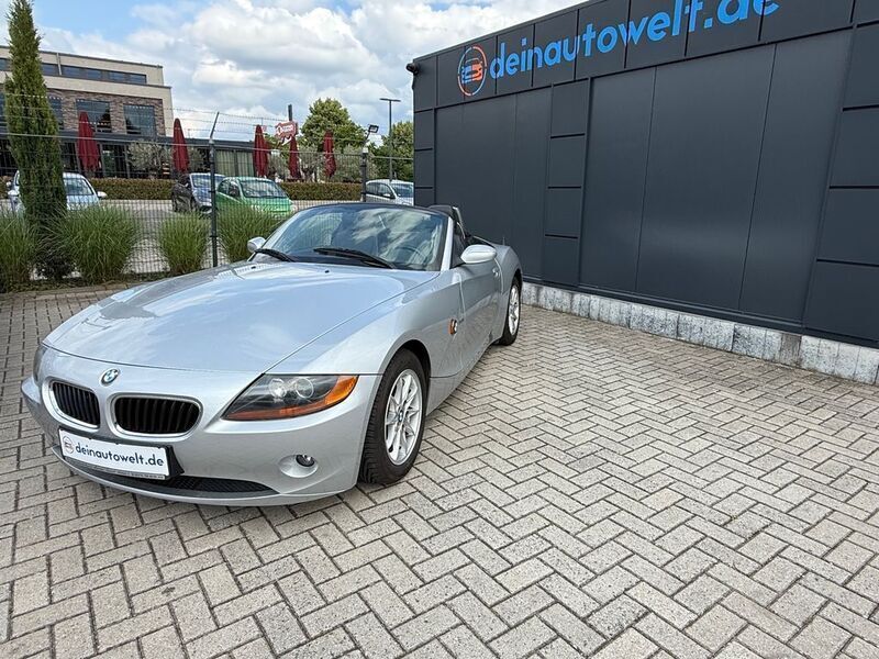 Grau Gebraucht 2004 BMW Z4 Sport Line Cabrio | 7.900 € (Superpreis) - Bild 1/4