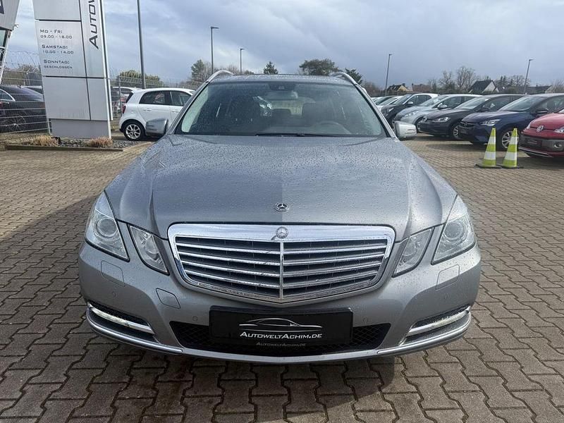 Gebraucht Mercedes E200 184 PS (135 kW) 2012 Silber Kombi