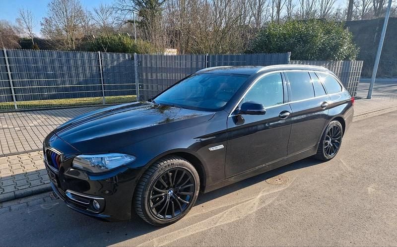 Schwarz Gebraucht 2013 BMW 520 Luxury Line Kombi | 10.000 € (Guter Preis) - Bild 1/4