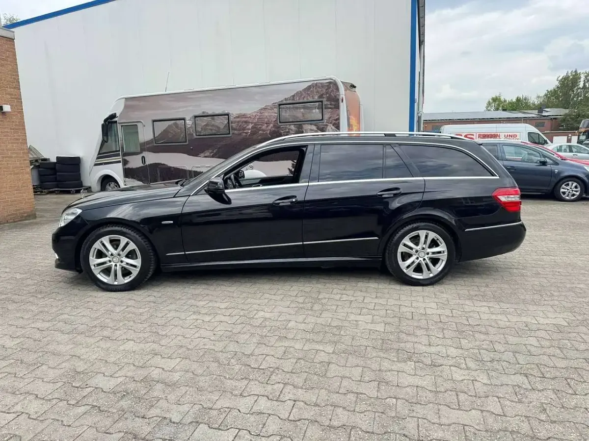 Gebraucht Mercedes E350 231 PS (169 kW) 2010 Obsidianschwarz  metalliclack Kombi