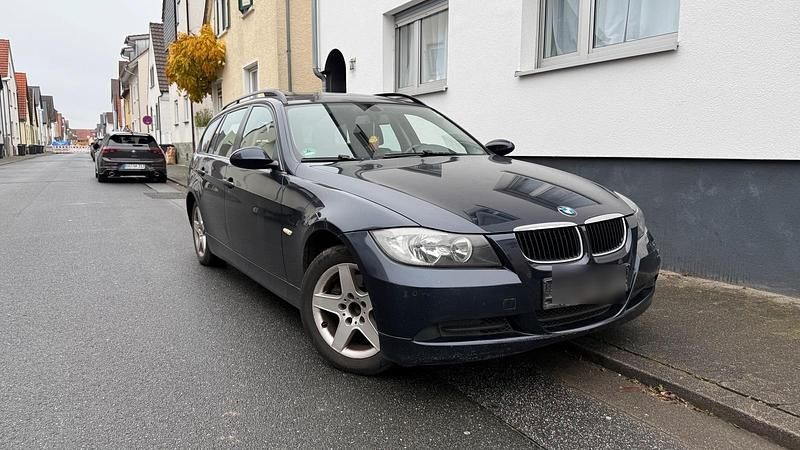 Violet Gebraucht 2006 BMW 320 Kombi | 1.800 € (Superpreis) - Bild 1/4