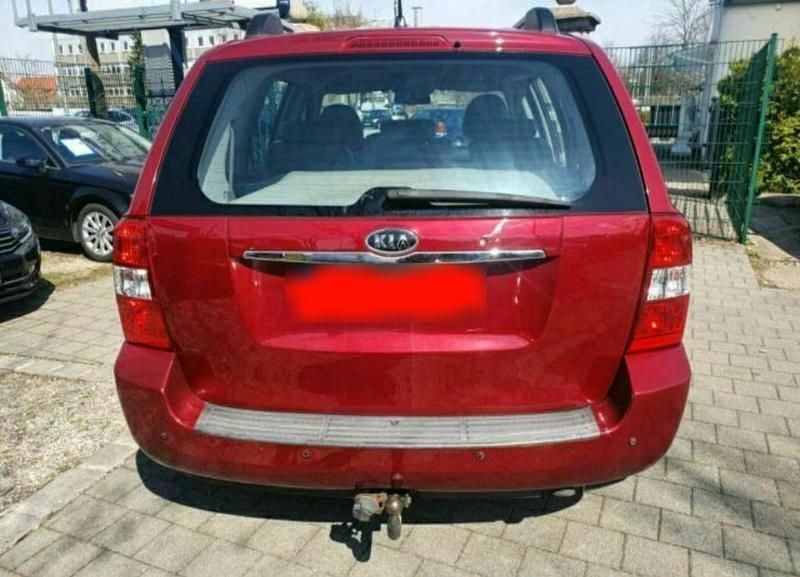 Gebraucht Kia Carnival 185 PS (136 kW) 2009 Rot Van / Kleinbus