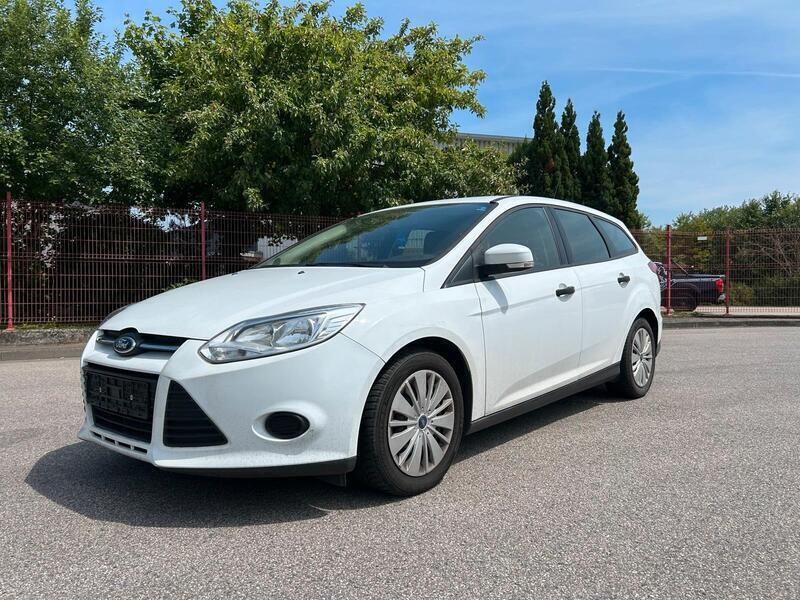Weiß Gebraucht 2014 Ford Focus Kombi | 2.900 € (Superpreis) - Bild 1/4