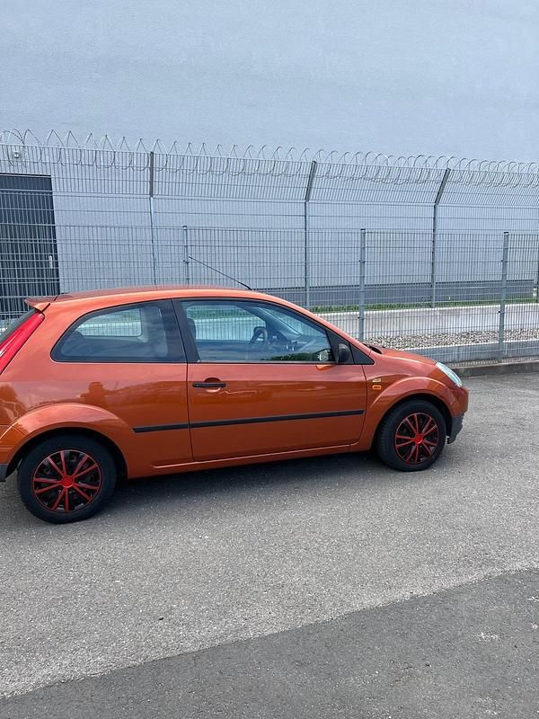 Gebraucht Ford Fiesta 80 PS (58 kW) 2005 Orange Kleinwagen
