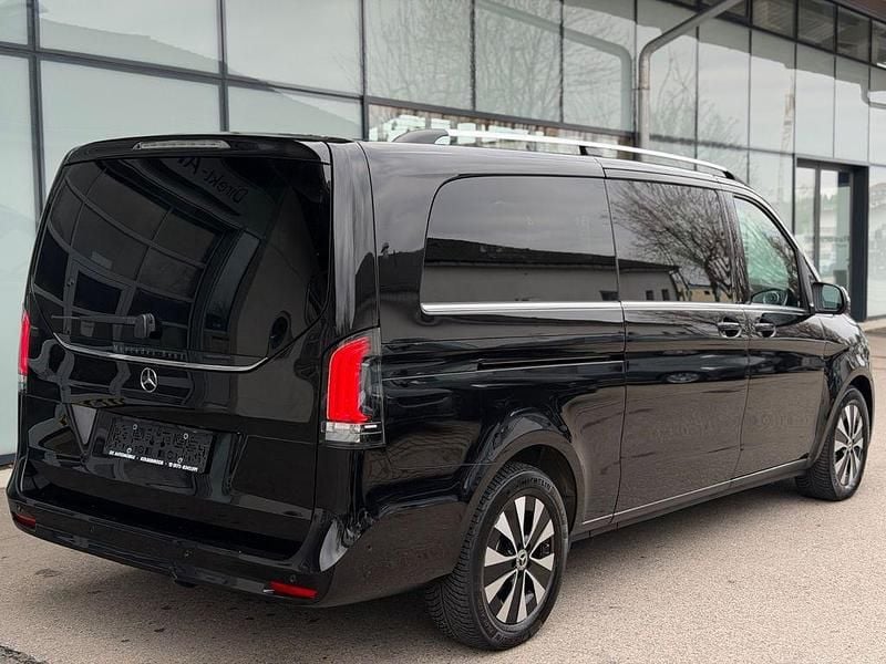 Gebraucht Mercedes V300 Avantgarde 237 PS (174 kW) 2025 Schwarz Van / Kleinbus