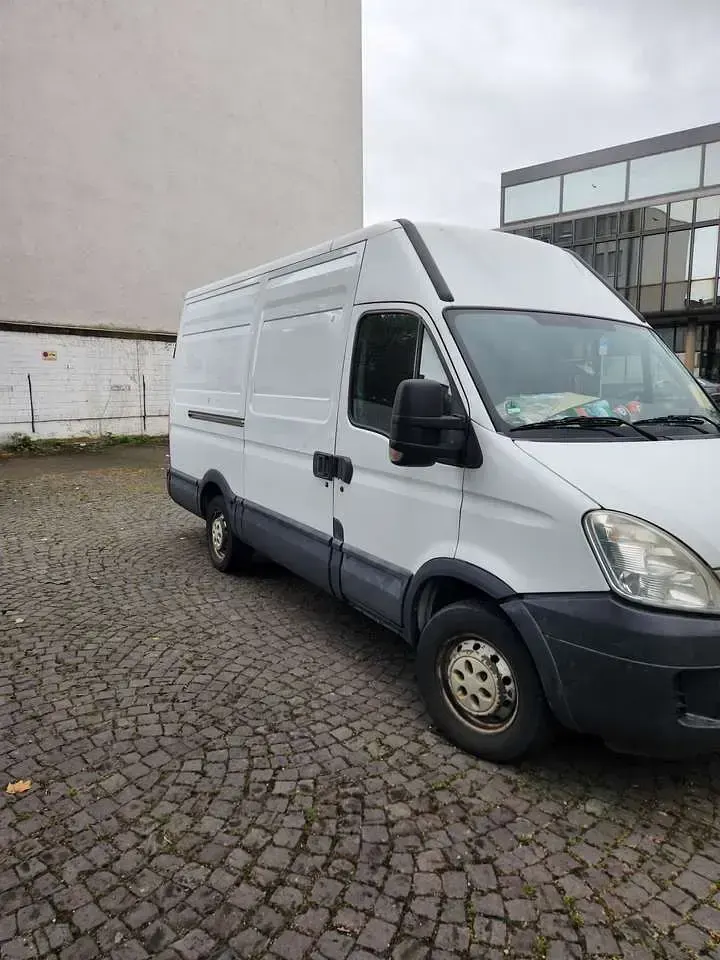 Gebraucht Iveco Daily 126 PS (92 kW) 2011 Weiß Van