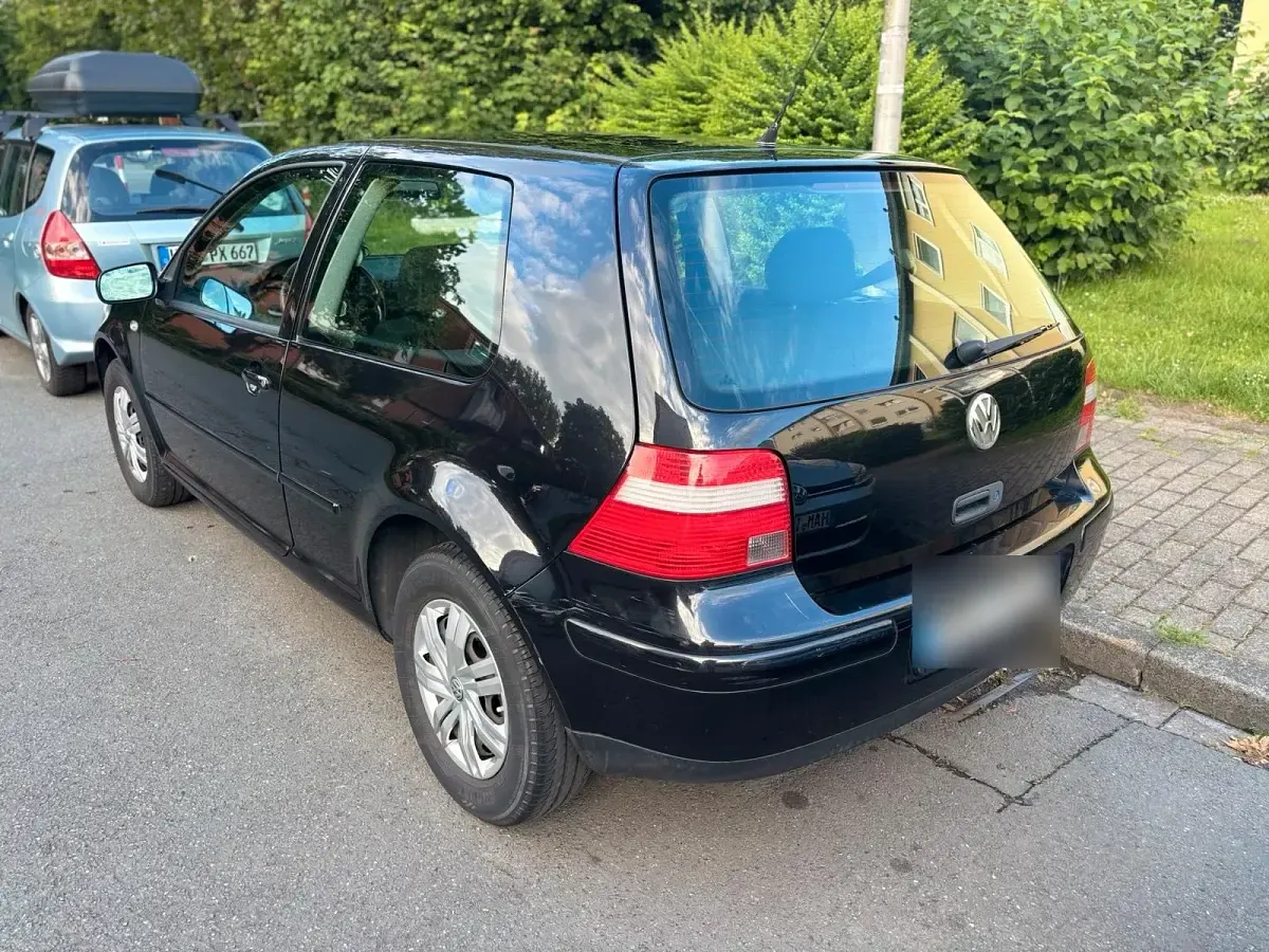 Gebraucht VW Golf IV 104 PS (76 kW) 2003 Schwarz Kleinwagen