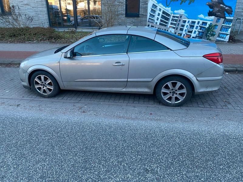 Gebraucht Opel Astra 105 PS (77 kW) 2008 Silber Coupé