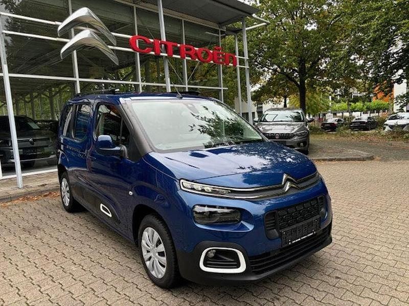 Lackierung nachtblau/typ auss Gebraucht 2020 Citroën Berlingo Shine Van / Kleinbus | 18.990 € (Superpreis) - Bild 1/4