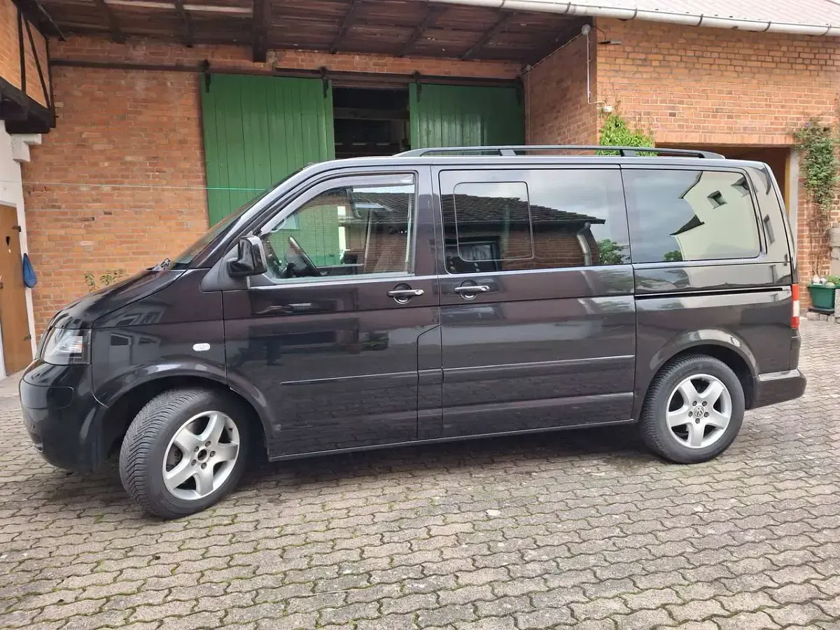 Gebraucht VW Multivan Highline 174 PS (127 kW) 2006 Schwarz Van / Kleinbus