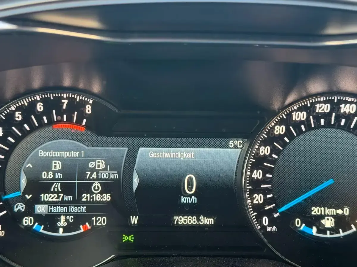 Gebraucht Ford Mondeo Titanium 160 PS (117 kW) 2018 Schwarz Kombi