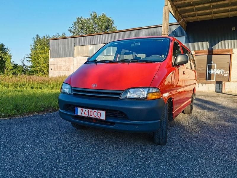 Gebraucht Toyota HiAce 143 PS (105 kW) 2000 Rot Van