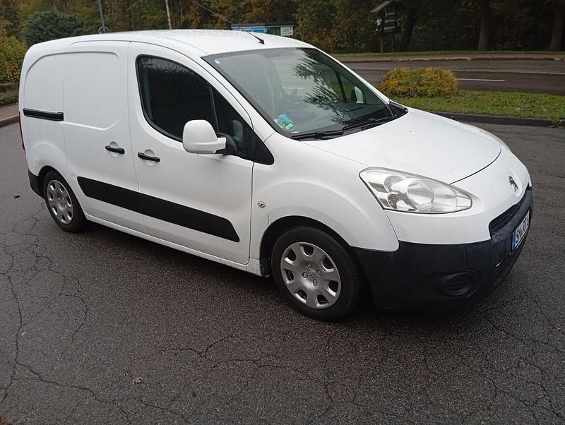 Weiß Gebraucht 2012 Peugeot Partner Van | 5.200 € (Fairer Preis) - Bild 1/4