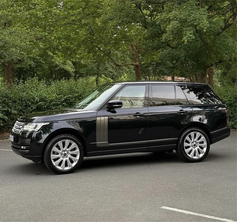 Schwarz Gebraucht 2013 Land Rover Range Rover Vogue SUV | 23.400 € (Fairer Preis) - Bild 1/4