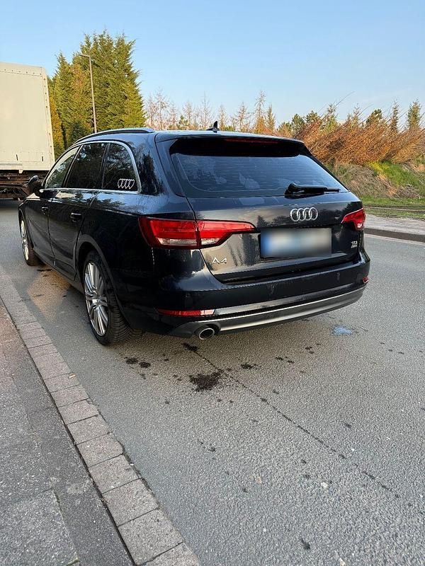 Usata Audi A4 Design 150 CV (110 kW) 2017 Blu Station wagon