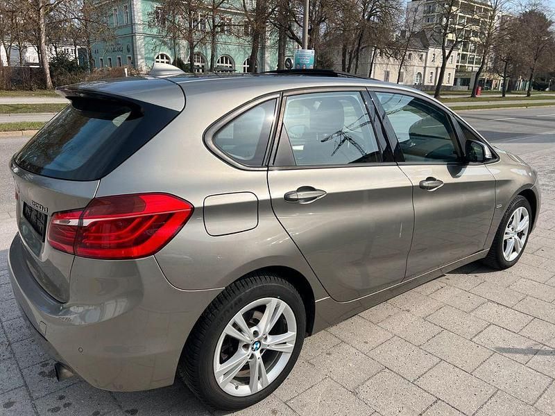 Gebraucht BMW 220 Active Tourer Performance 190 PS (139 kW) 2015 Silber Van / Kleinbus