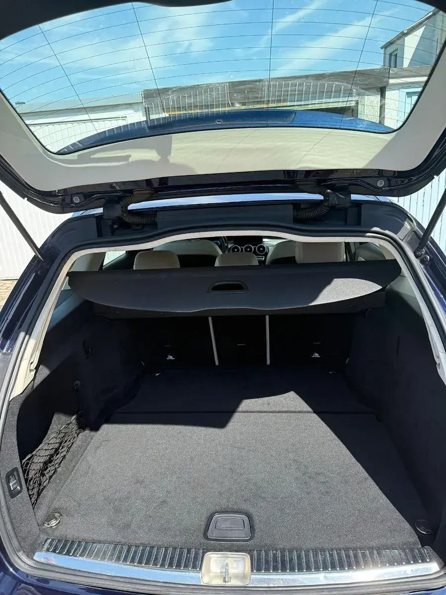 Gebraucht Mercedes E250 Avantgarde 204 PS (150 kW) 2015 Blau Limousine