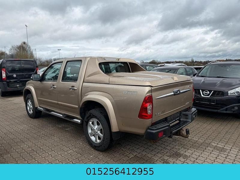 Gebraucht Isuzu D-Max 163 PS (119 kW) 2009 Gold Pickup