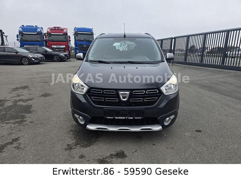 Gebraucht Dacia Lodgy Stepway 90 PS (66 kW) 2018 Grau Van / Kleinbus
