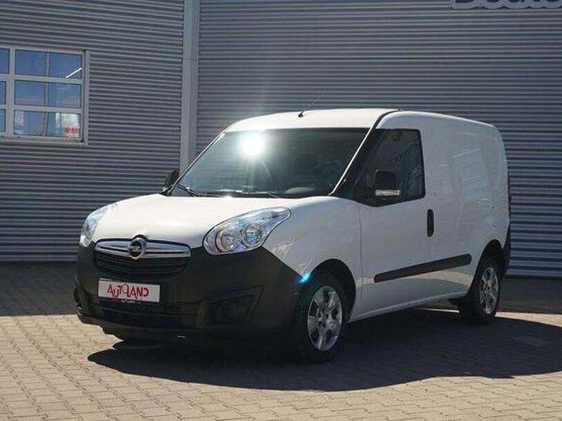 Gebraucht Opel Combo 95 PS (69 kW) 2017 Weiß Van / Kleinbus