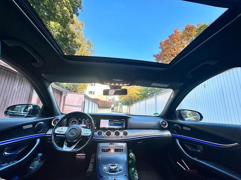 Gebraucht Mercedes E220 AMG 194 PS (142 kW) 2019 Schwarz Limousine