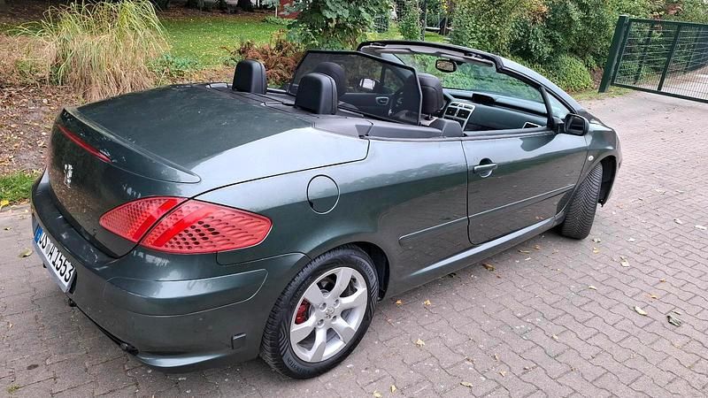 Grau Gebraucht 2007 Peugeot 307 CC Cabrio | 3.750 € (Teuer) - Bild 1/4