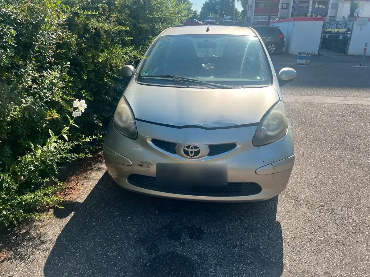 Gebraucht Toyota Aygo 68 PS (50 kW) 2007 Grau Kleinwagen