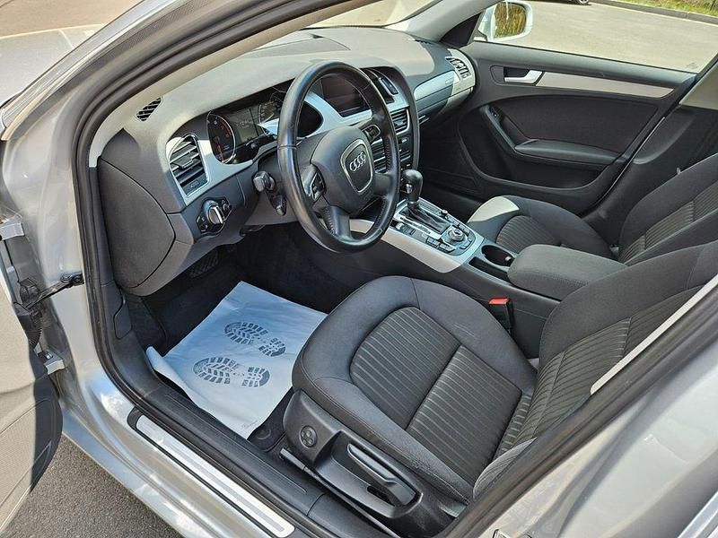Używany Audi A4 Ambiente 211 KM (155 kW) 2010 Srebrny Sedan/Limuzyna