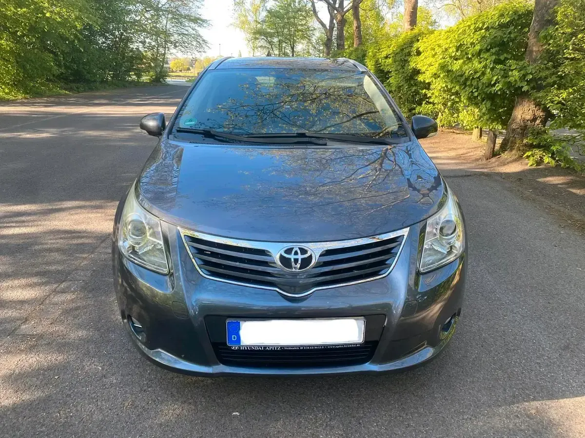 Gebraucht Toyota Avensis T2 147 PS (108 kW) 2010 Blau Kombi