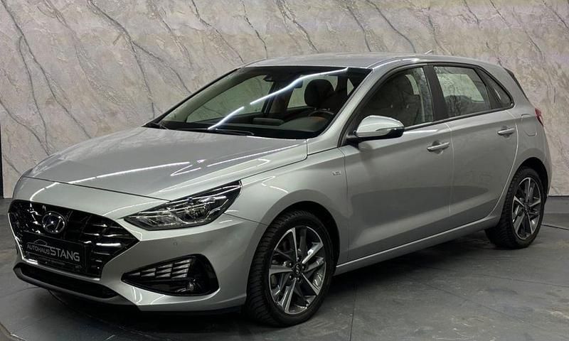 Gebraucht Hyundai i30 Trend 120 PS (88 kW) 2024 Grau Limousine