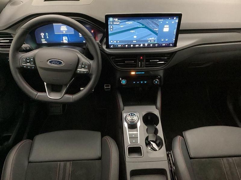 Gebraucht Ford Kuga ST-Line X 242 PS (177 kW) 2024 Rot SUV