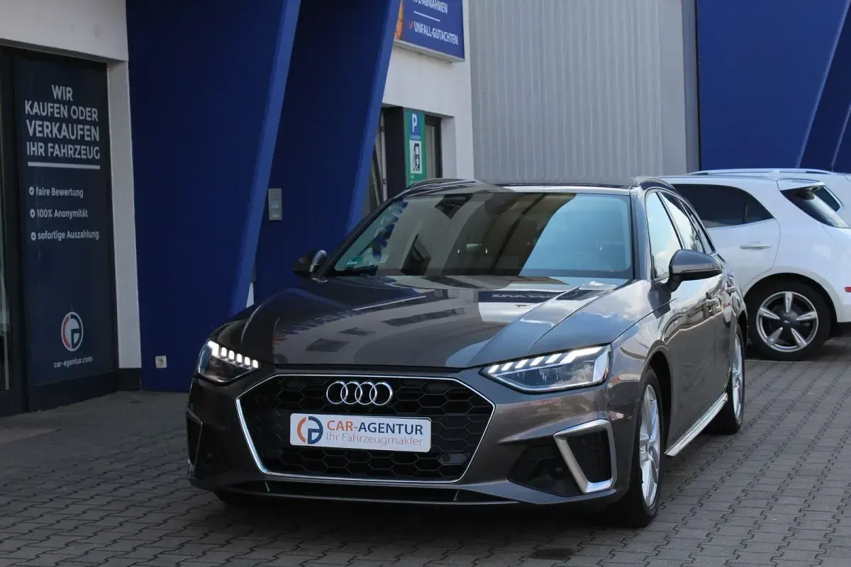 Gebraucht Audi A4 S-Line 204 PS (150 kW) 2021 Grau Kombi