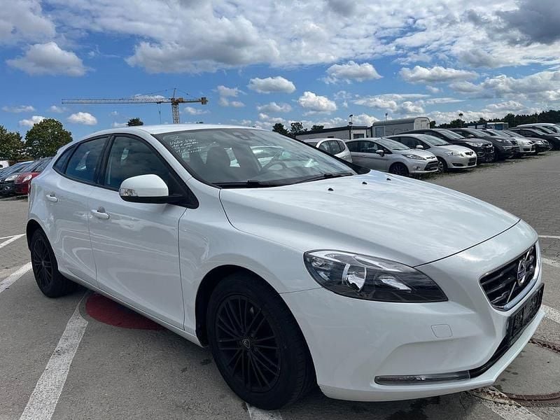 Weiß Gebraucht 2014 Volvo V40 Kombi | 8.999 € (Guter Preis) - Bild 1/4