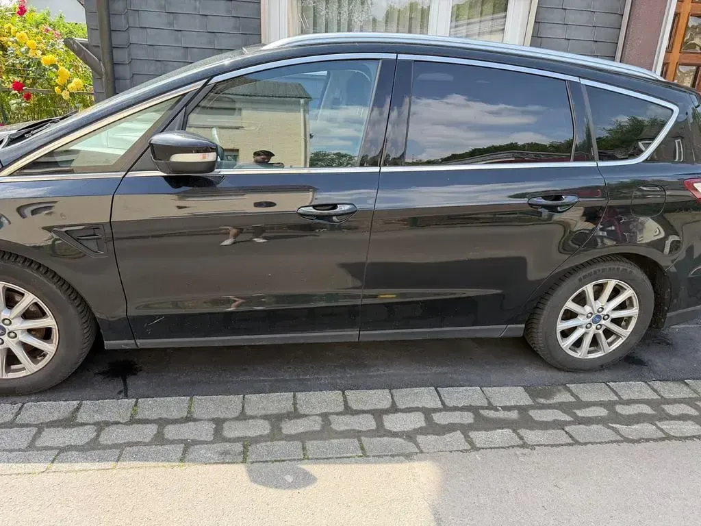 Gebraucht Ford S-MAX S 150 PS (110 kW) 2016 Schwarz Van / Kleinbus