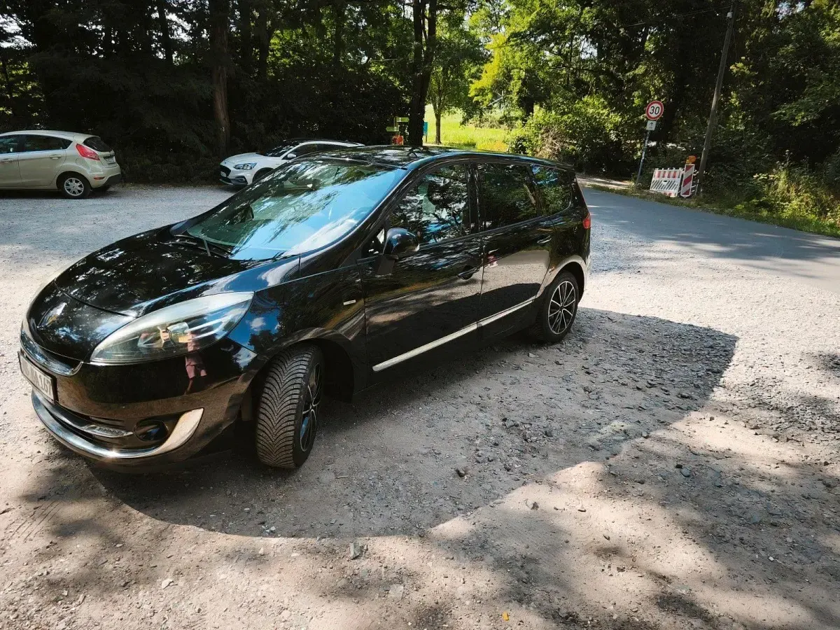 Gebraucht Renault Scénic III Bose Edition 131 PS (96 kW) 2013 Schwarz Van / Kleinbus