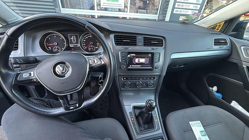 Blau Gebraucht 2013 VW Golf VII Kleinwagen | 6.000 € (Guter Preis) - Bild 1/4